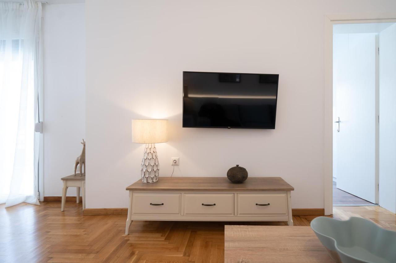 דירות Athens Experience In Exarchia, Big Terrace מראה חיצוני תמונה